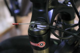 Federgabel mit Luftfederung und Lock-Out-System Vorteile und Nachteile der Federgabel für das Fahrrad