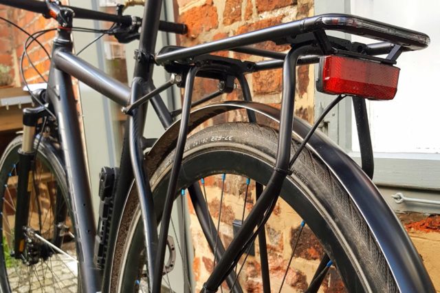 Gepäckträger mit integriertem Rücklicht von Bike Park Timm Lüneburg Winsen